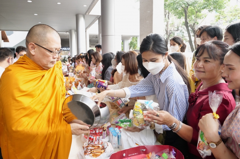 พิธีเจริญพระพุทธมนต์และทำบุญตักบาตร คณะสงฆ์ จำนวน 9 รูป
