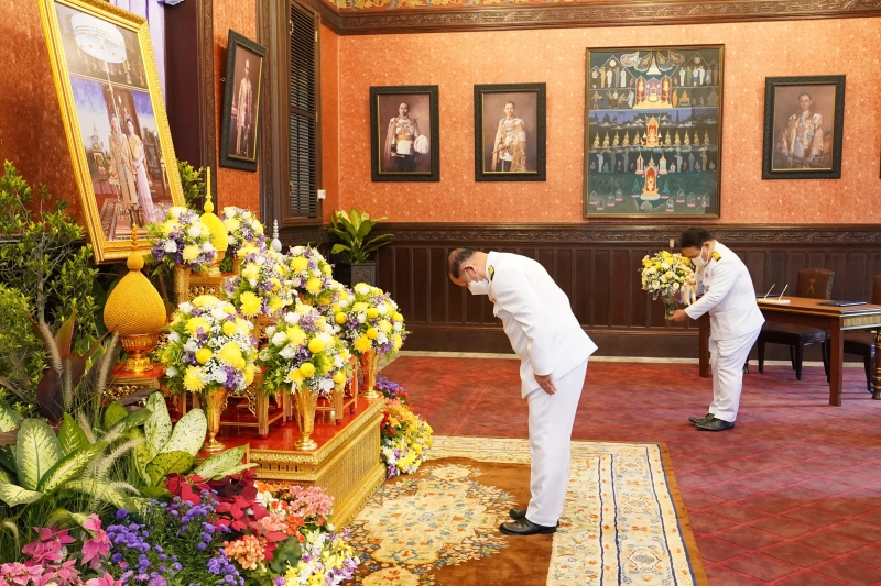 สำนักงานการตรวจเงินแผ่นดินลงนามถวายพระพรพระบาทสมเด็จพระเจ้าอยู่หัว และสมเด็จพระนางเจ้าฯ พระบรมราชินี เนื่องในโอกาสวันขึ้นปีใหม่ 