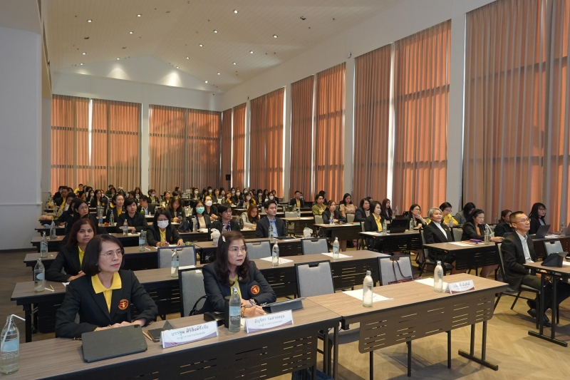 พิธีทำบุญตักบาตรข้าวสารอาหารแห้ง