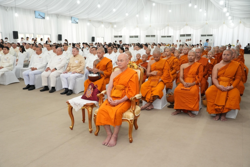 พิธีทำบุญตักบาตรข้าวสารอาหารแห้ง เดือนพฤษภาคม 2562