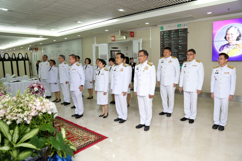 สตง. ถวายแจกันดอกไม้และลงนามถวายพระพรสมเด็จพระกนิษฐาธิราชเจ้า กรมสมเด็จพระเทพรัตนราชสุดาฯ สยามบรมราชกุมารี