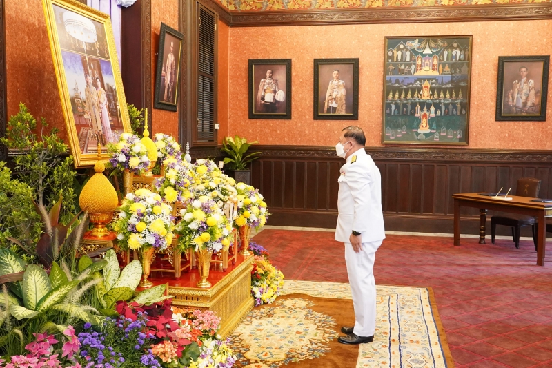 สำนักงานการตรวจเงินแผ่นดินลงนามถวายพระพรพระบาทสมเด็จพระเจ้าอยู่หัว และสมเด็จพระนางเจ้าฯ พระบรมราชินี เนื่องในโอกาสวันขึ้นปีใหม่ 