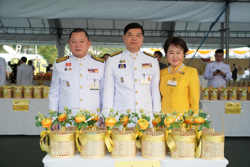 พิธีทำบุญตักบาตรข้าวสารอาหารแห้ง เดือนเมษายน 2562