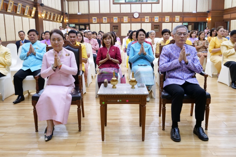 พิธีทำบุญตักบาตรข้าวสารอาหารแห้ง เดือนพฤษภาคม 2562