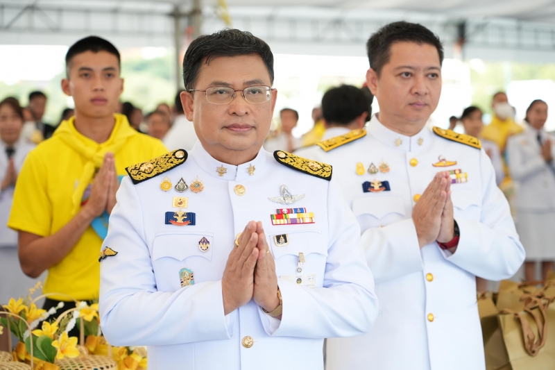 พิธีมอบประกาศนียบัตรแก่ข้าราชการใหม่