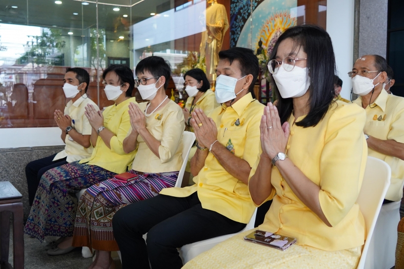 พิธีทำบุญตักบาตรข้าวสารอาหารแห้ง คณะสงฆ์จากวัดพระราม 9 กาญจนาภิเษก พระอารามหลวง 