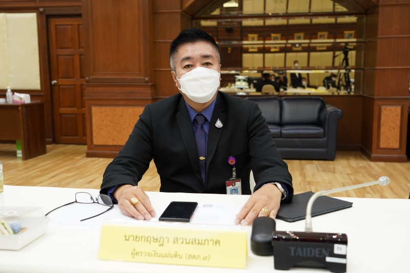 การประชุมคณะข้าราชการระดับผู้บริหาร ครั้งที่ 4/2565  ผ่านระบบออนไลน์ ณ สำนักงานการตรวจเงินแผ่นดิน