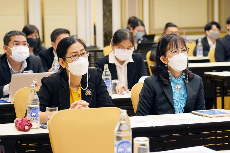พิธีมอบประกาศนียบัตรและพิธีปิดโครงการพัฒนาบุคลากรด้านการวิเคราะห์ข้อมูลขั้นสูง ณ โรงแรม เดอะ เบอร์เคลีย์ ประตูน้ำ กรุงเทพมหานคร