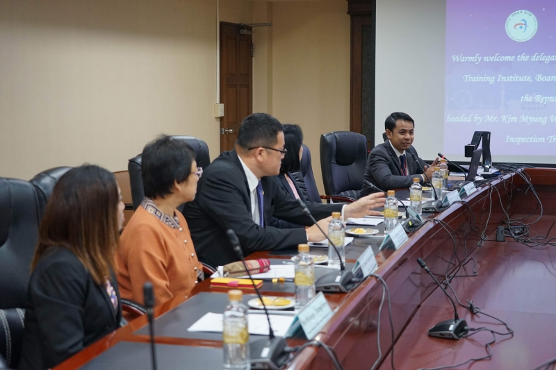 คณะผู้แทนจากสถาบันฝึกอบรมด้านการตรวจสอบและสืบสวนของ สตง. เกาหลี เข้าเยี่ยมคารวะ ปตง. ผตง. และคณะผู้บริหาร สตง.