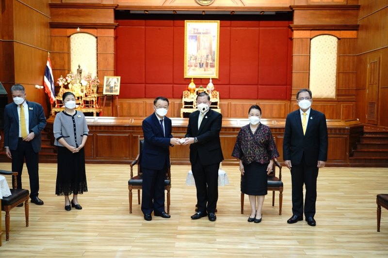 ประธานกรรมการตรวจเงินแผ่นดิน ให้การต้อนรับ ประธานศาลปกครองสูงสุดและคณะ เข้าเยี่ยมคารวะเนื่องในโอกาสที่เข้ารับตำแหน่ง