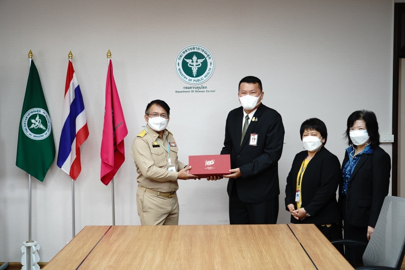 สำนักงานการตรวจเงินแผ่นดินมอบของที่ระลึกแก่หน่วยงานที่ร่วมแสดงความยินดีเนื่องในโอกาสครบรอบ 106 ปี สำนักงานการตรวจเงินแผ่นดิน