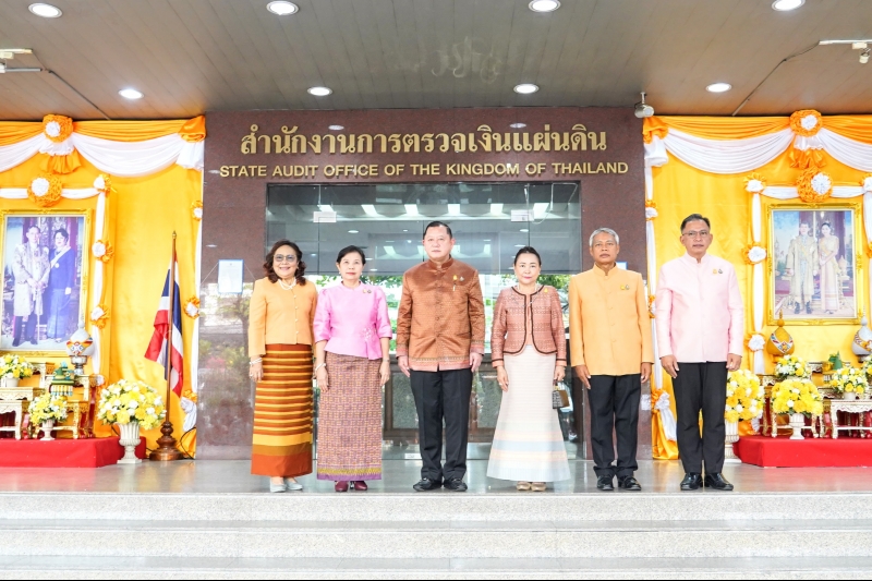 พิธีทำบุญตักบาตรข้าวสารอาหารแห้ง 