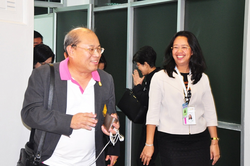 ต้อนรับผู้เข้าร่วมประชุม 