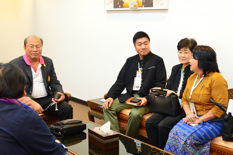 ต้อนรับผู้เข้าร่วมประชุม 