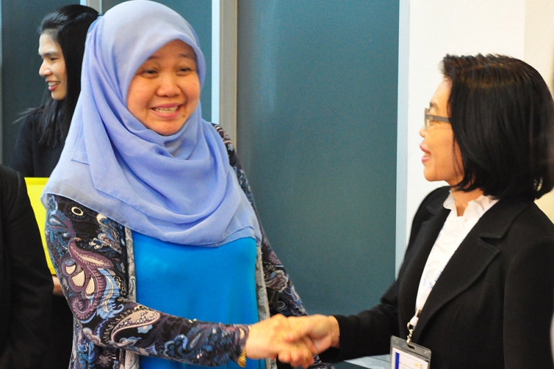 ต้อนรับผู้เข้าร่วมประชุม 