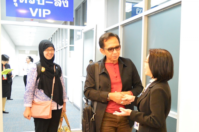 ต้อนรับผู้เข้าร่วมประชุม 