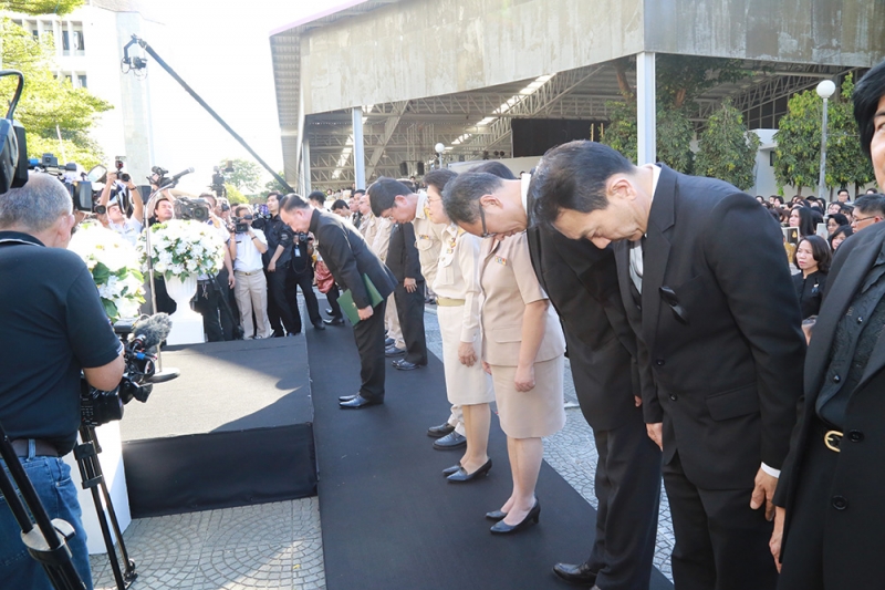 สืบสานวัฒนธรรมไทย  ลอยกระทงร่วมใจถวายพ่อ