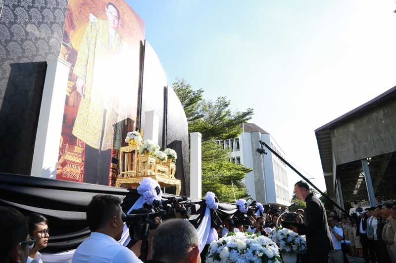 สืบสานวัฒนธรรมไทย  ลอยกระทงร่วมใจถวายพ่อ