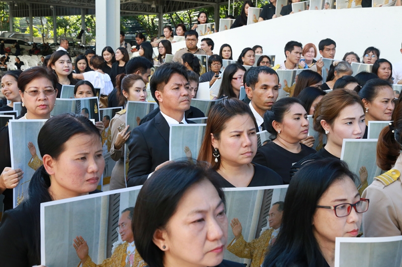 สืบสานวัฒนธรรมไทย  ลอยกระทงร่วมใจถวายพ่อ