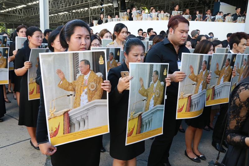 สืบสานวัฒนธรรมไทย  ลอยกระทงร่วมใจถวายพ่อ