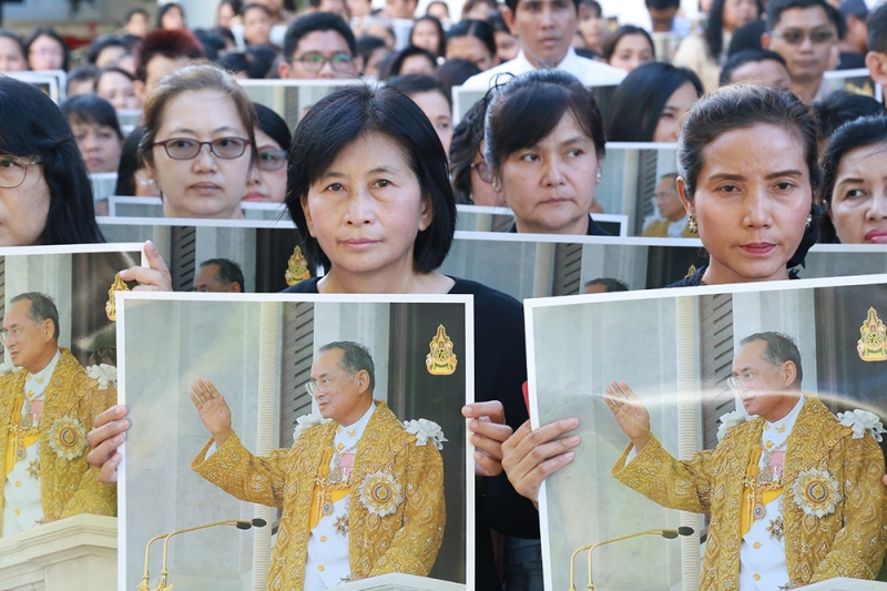 สืบสานวัฒนธรรมไทย  ลอยกระทงร่วมใจถวายพ่อ