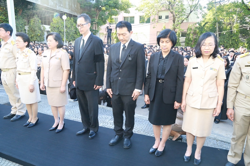 สืบสานวัฒนธรรมไทย  ลอยกระทงร่วมใจถวายพ่อ