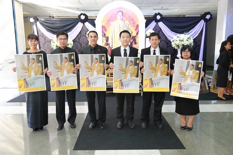 สืบสานวัฒนธรรมไทย  ลอยกระทงร่วมใจถวายพ่อ