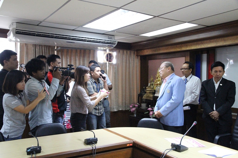 แถลงข่าว สตง. ตรวจสอบไฟประดับ กทม. 39.5 ล้านบาท
