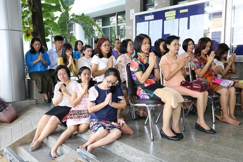 ตักบาตรเดือนพฤษภาคม 2559