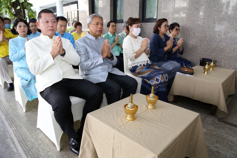 พิธีทำบุญตักบาตรข้าวสารอาหารแห้ง คณะสงฆ์จำนวน 9 รูป จากวัดไผ่ตัน เขตพญาไท กรุงเทพฯ