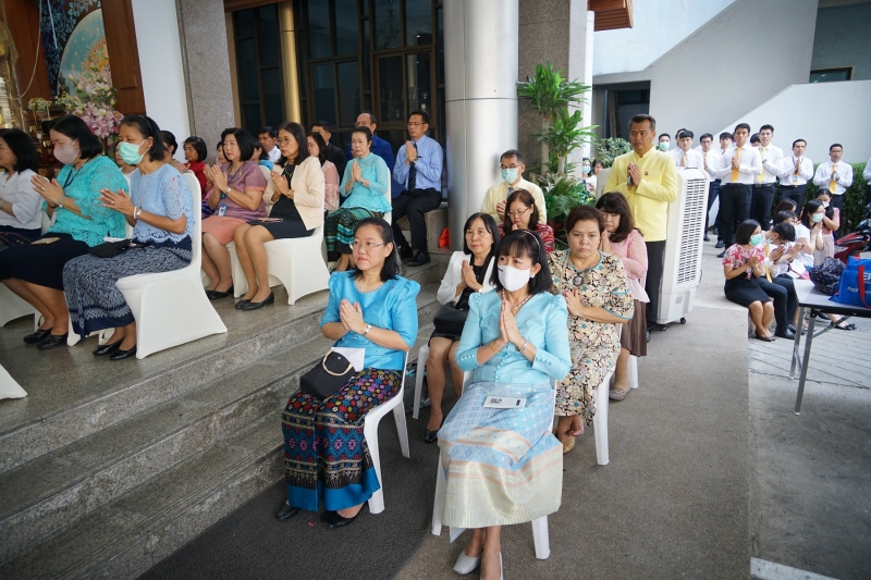 พิธีทำบุญตักบาตรข้าวสารอาหารแห้ง คณะสงฆ์จำนวน 9 รูป จากวัดไผ่ตัน เขตพญาไท กรุงเทพฯ