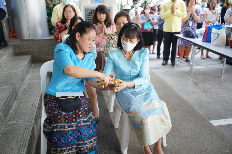 พิธีทำบุญตักบาตรข้าวสารอาหารแห้ง คณะสงฆ์จำนวน 9 รูป จากวัดไผ่ตัน เขตพญาไท กรุงเทพฯ