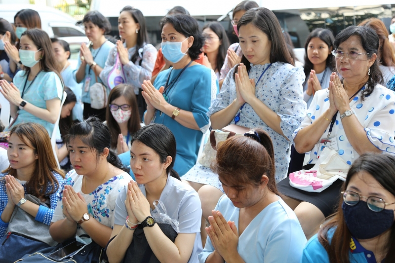 พิธีทำบุญตักบาตรข้าวสารอาหารแห้ง คณะสงฆ์จำนวน 9 รูป จากวัดไผ่ตัน เขตพญาไท กรุงเทพฯ