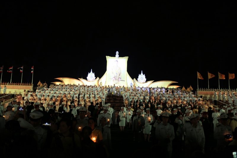 ทำบุญตักบาตรข้าวสารอาหารแห้ง