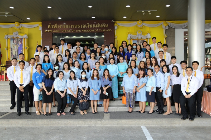 พิธีทำบุญตักบาตรข้าวสารอาหารแห้ง คณะสงฆ์จำนวน 9 รูป จากวัดไผ่ตัน เขตพญาไท กรุงเทพฯ