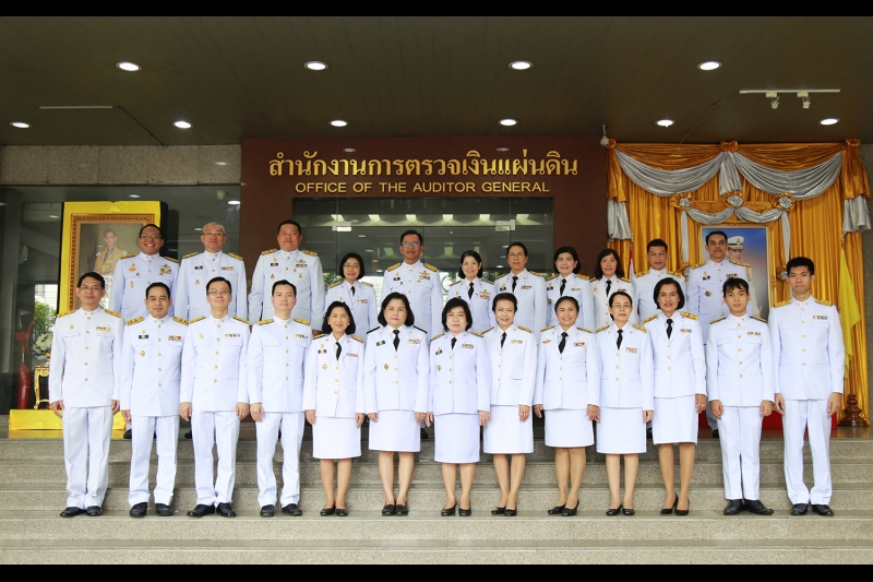 พิธีทำบุญตักบาตร พิธีถวายบังคมและวางพวงมาลา เนื่องในวันปิยมหาราช พุทธศักราช 2561