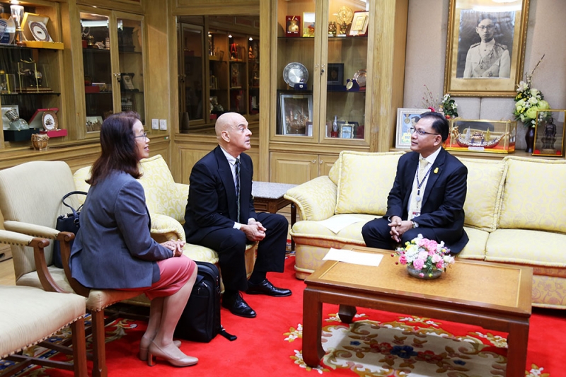 Mr. Denis Roy เข้าเยี่ยมคารวะผู้ว่าการตรวจเงินแผ่นดิน