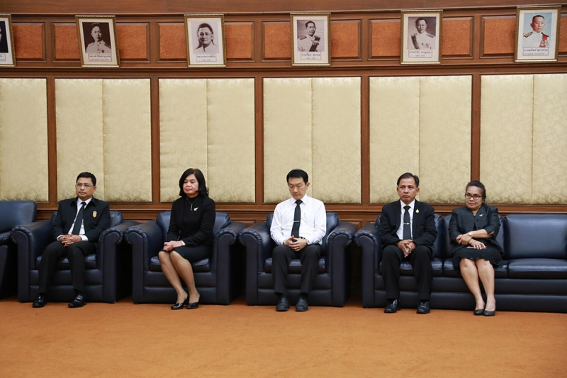 รับพรปีใหม่ 2560