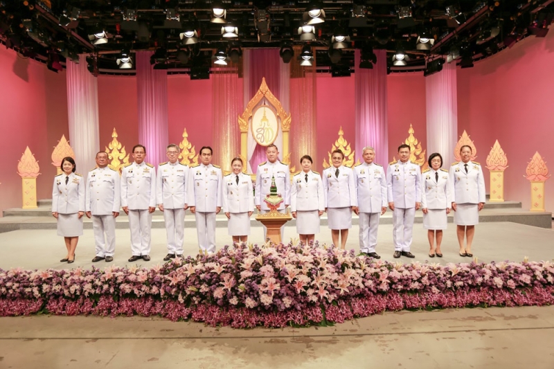 ร่วมบันทึกเทปถวายพระพร สมเด็จพระนางเจ้าฯ พระบรมราชินี สถานีวิทยุโทรทัศน์กองทัพบกช่อง 5