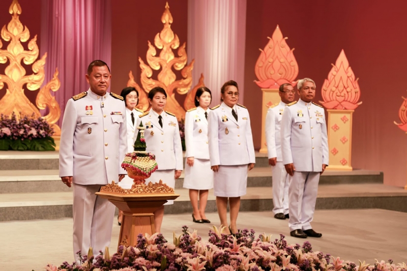 ร่วมบันทึกเทปถวายพระพร สมเด็จพระนางเจ้าฯ พระบรมราชินี สถานีวิทยุโทรทัศน์กองทัพบกช่อง 5