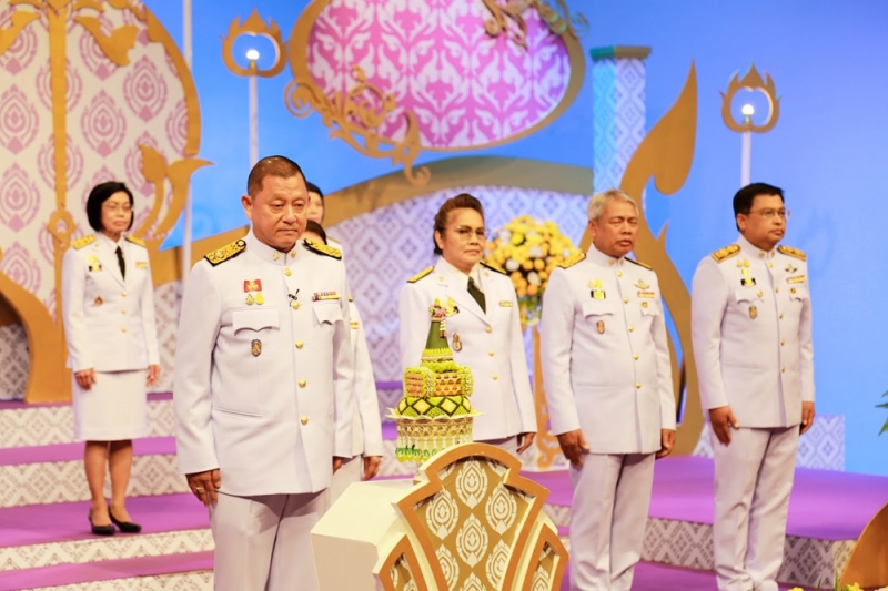 ร่วมบันทึกเทปถวายพระพร สมเด็จพระนางเจ้าฯ พระบรมราชินี สถานีวิทยุโทรทัศน์แห่งประเทศไทย กรมประชาสัมพันธ์ (ช่อง 11)
