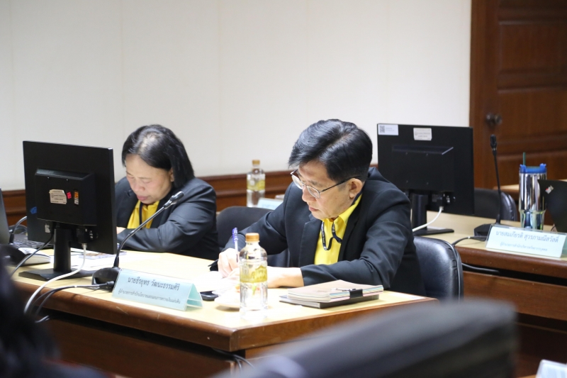 ร่วมทำบุญตักบาตรข้าวสารอาหารแห้ง