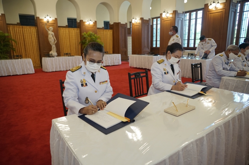 สตง. ลงนามถวายพระพรชัยมงคลสมเด็จพระนางเจ้าฯ พระบรมราชินี 