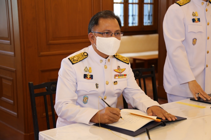 สตง. ลงนามถวายพระพรชัยมงคลสมเด็จพระนางเจ้าฯ พระบรมราชินี 