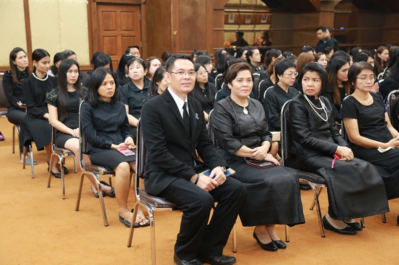ร่วมพิธีบำเพ็ญกุศลและสวดพระพุทธมนต์เพื่อน้อมอุทิศถวาย