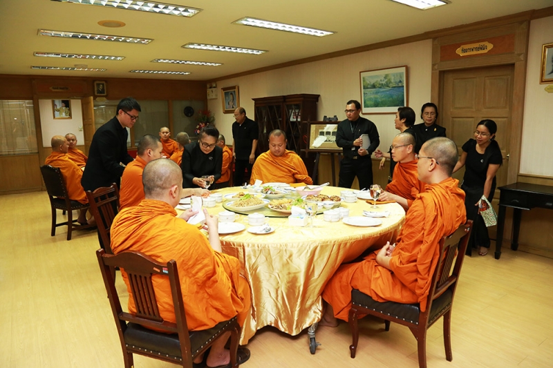 ร่วมพิธีบำเพ็ญกุศลและสวดพระพุทธมนต์เพื่อน้อมอุทิศถวาย