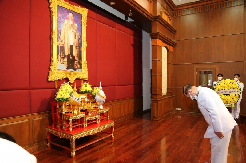 พิธีวางพวงมาลาเนื่องในวันคล้ายวันสวรรคตพระบาทสมเด็จพระบรมชนกาธิเบศร มหาภูมิพลอดุลยเดชมหาราช บรมนาถบพิตร 13 ตุลาคม 2564