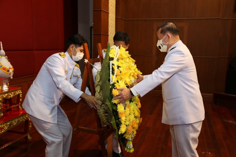พิธีวางพวงมาลาเนื่องในวันคล้ายวันสวรรคตพระบาทสมเด็จพระบรมชนกาธิเบศร มหาภูมิพลอดุลยเดชมหาราช บรมนาถบพิตร 13 ตุลาคม 2564