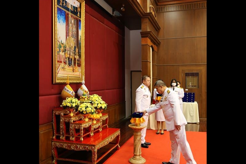 พิธีรับพระราชทานเครื่องราชอิสริยาภรณ์ชั้นสายสะพาย