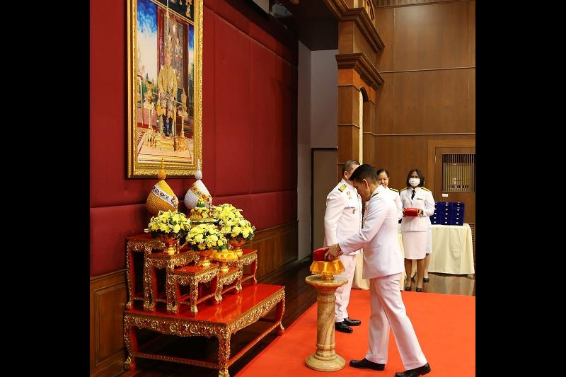 พิธีรับพระราชทานเครื่องราชอิสริยาภรณ์ชั้นสายสะพาย